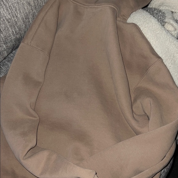 Comfrt Minimalist Hoodie - Picture 7 of 9